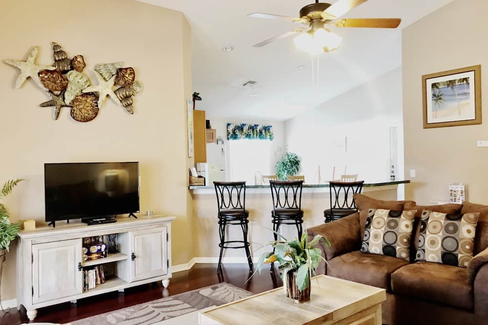 Photo of Bedroom in Florida Pines
