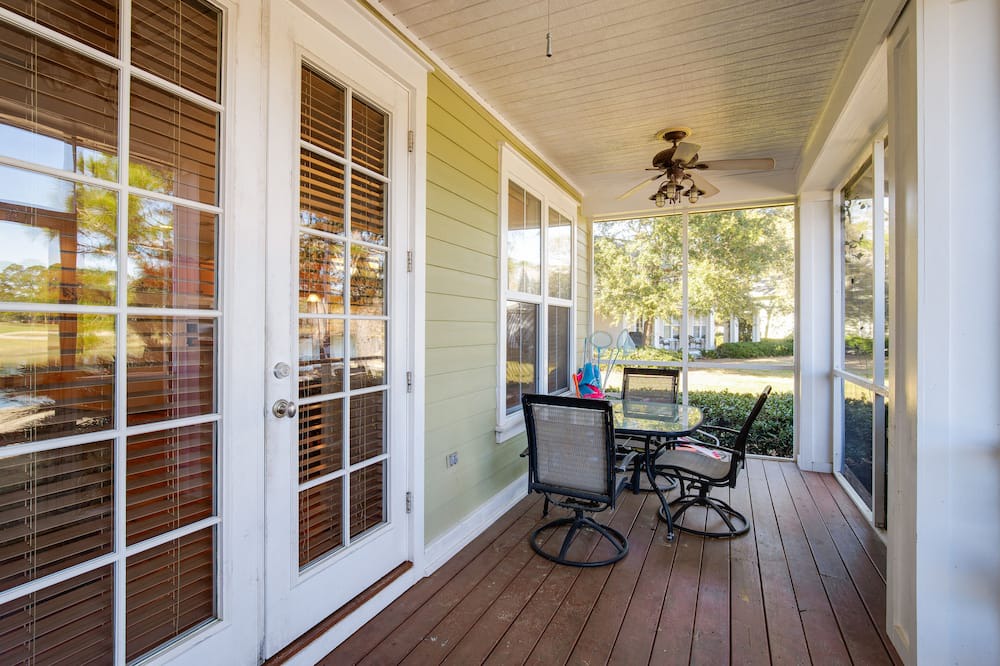 Photo of Outdoor in Laurel Grove