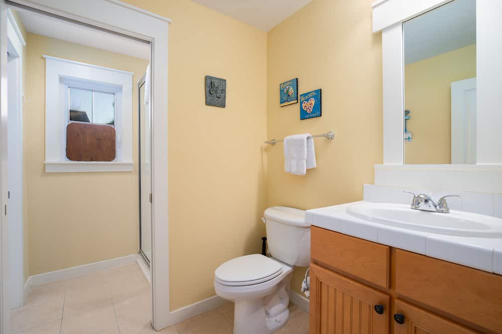 Photo of Bathroom in Laurel Grove