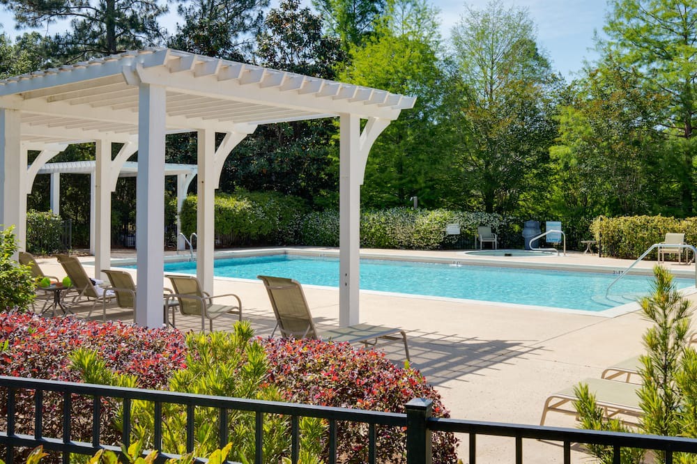 Photo of Outdoor in Laurel Grove