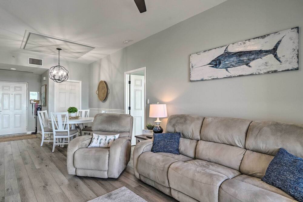 Photo of Livingroom in Burnt Store Marina