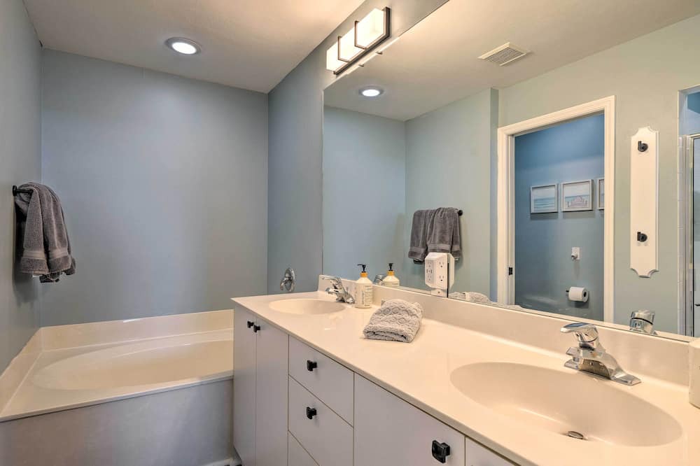 Photo of Bathroom in Burnt Store Marina