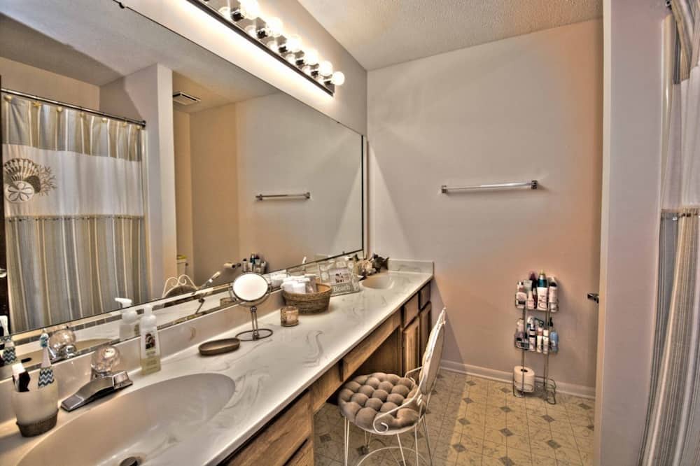 Photo of Bathroom in Santa Rosa Beach