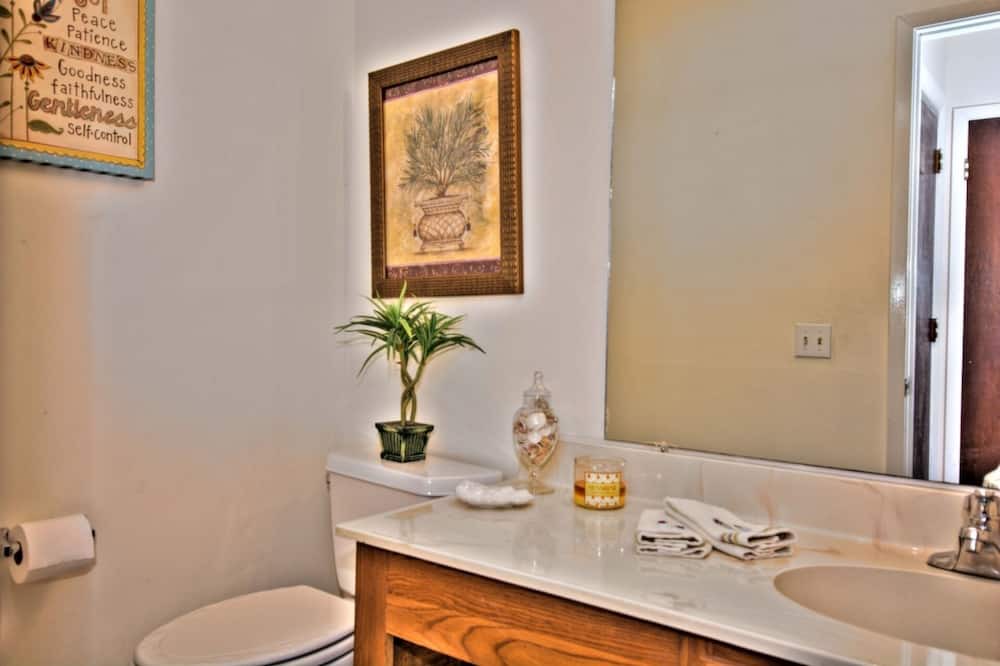 Photo of Bathroom in Santa Rosa Beach