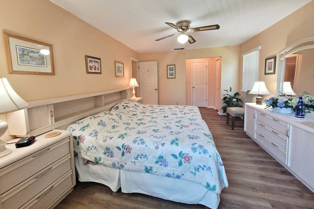 Photo of Bathroom in Daytona Beach
