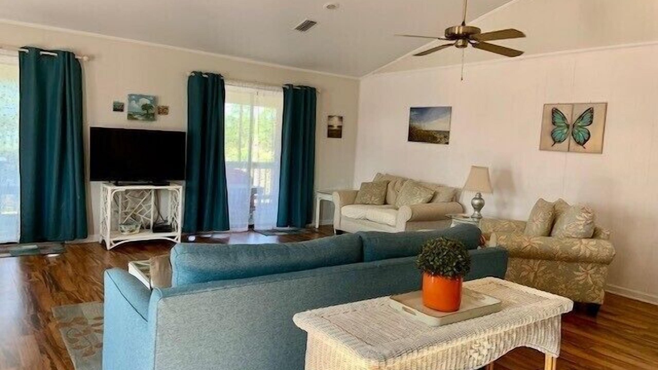 Photo of Livingroom in Cape San Blas