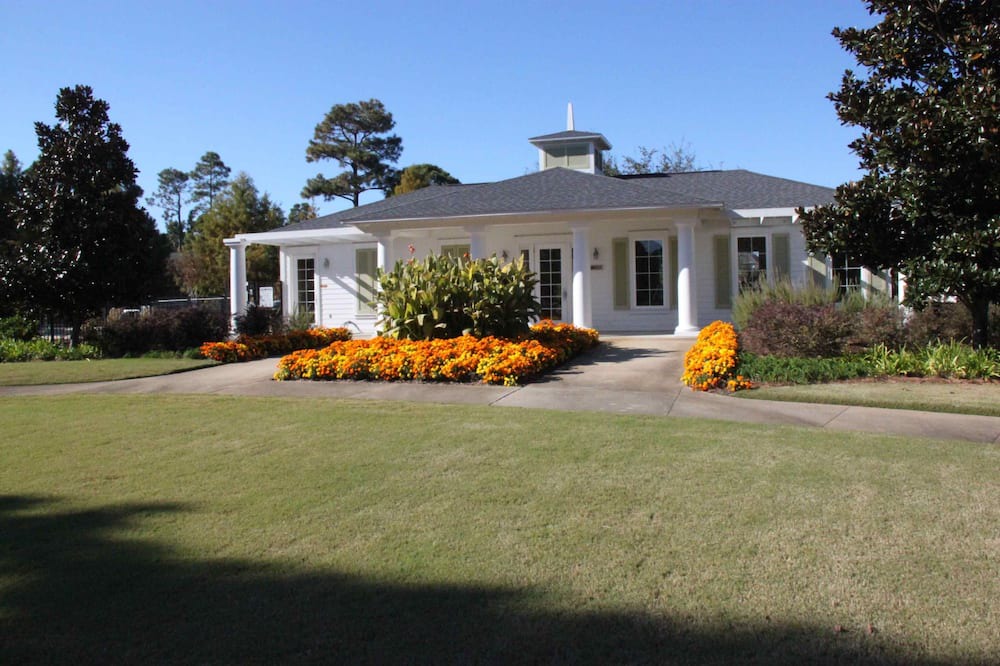 Photo of Others in Laurel Grove