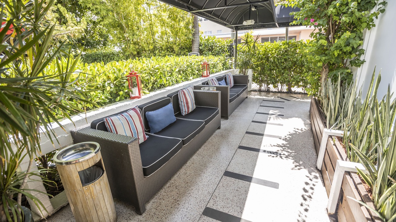 Photo of Patio Balcony in Flamingo/Lummus