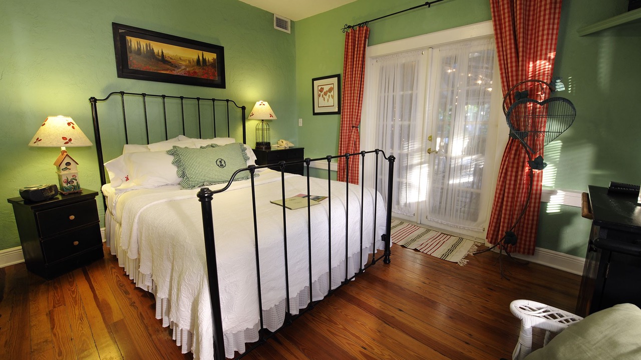 Photo of Bedroom in Parrot Cove