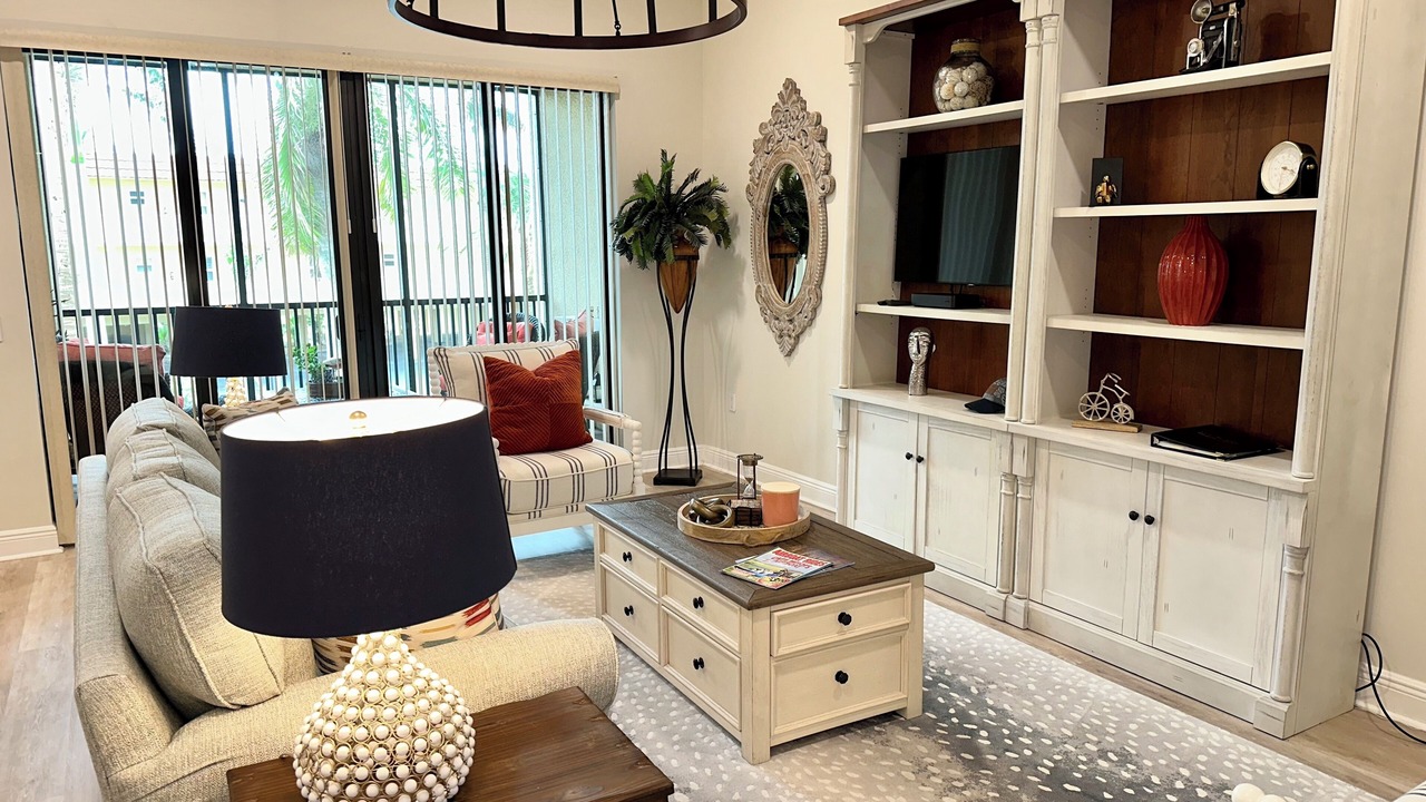 Photo of Livingroom in Royal Harbor