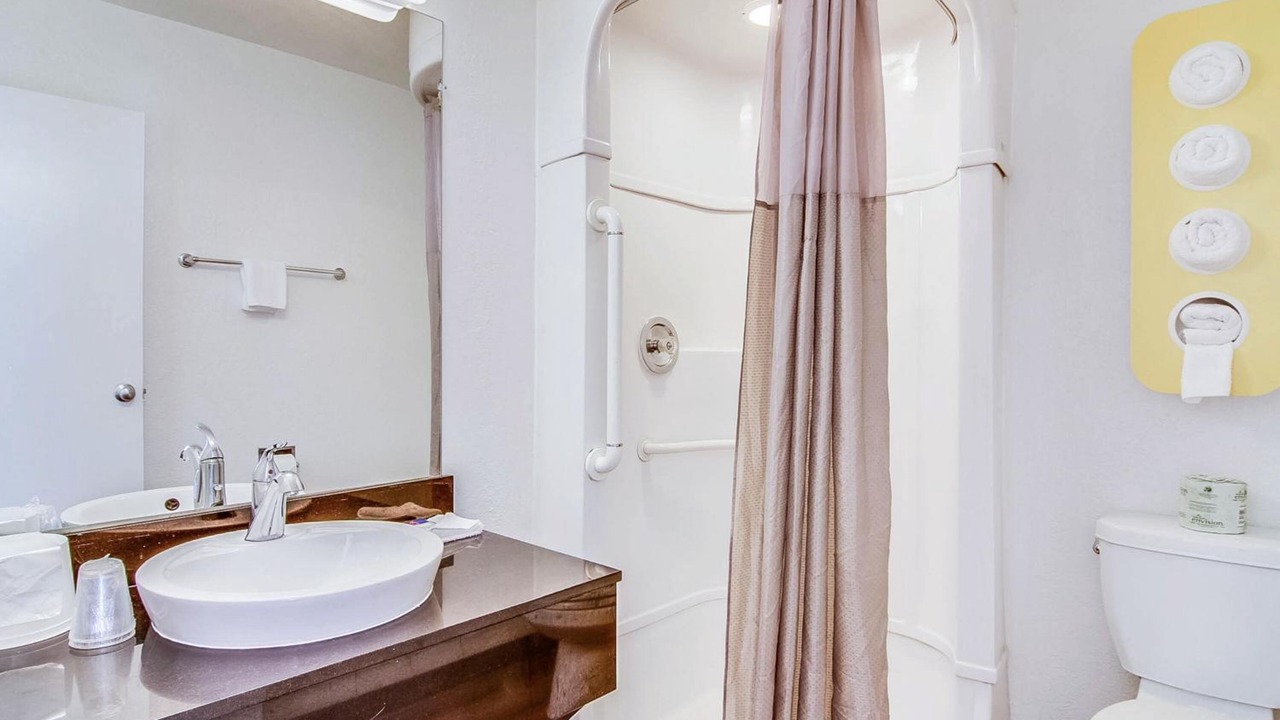 Photo of Bathroom in Doctors Inlet