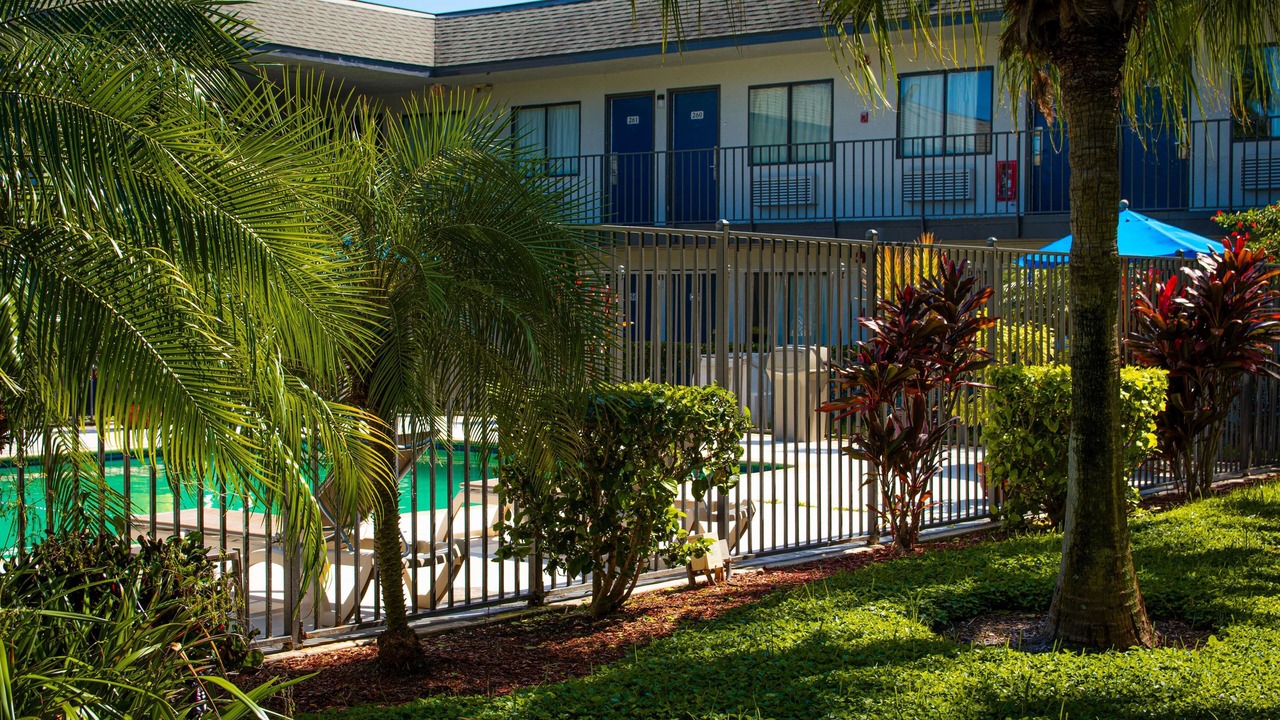 Photo of Buildings in Lantana