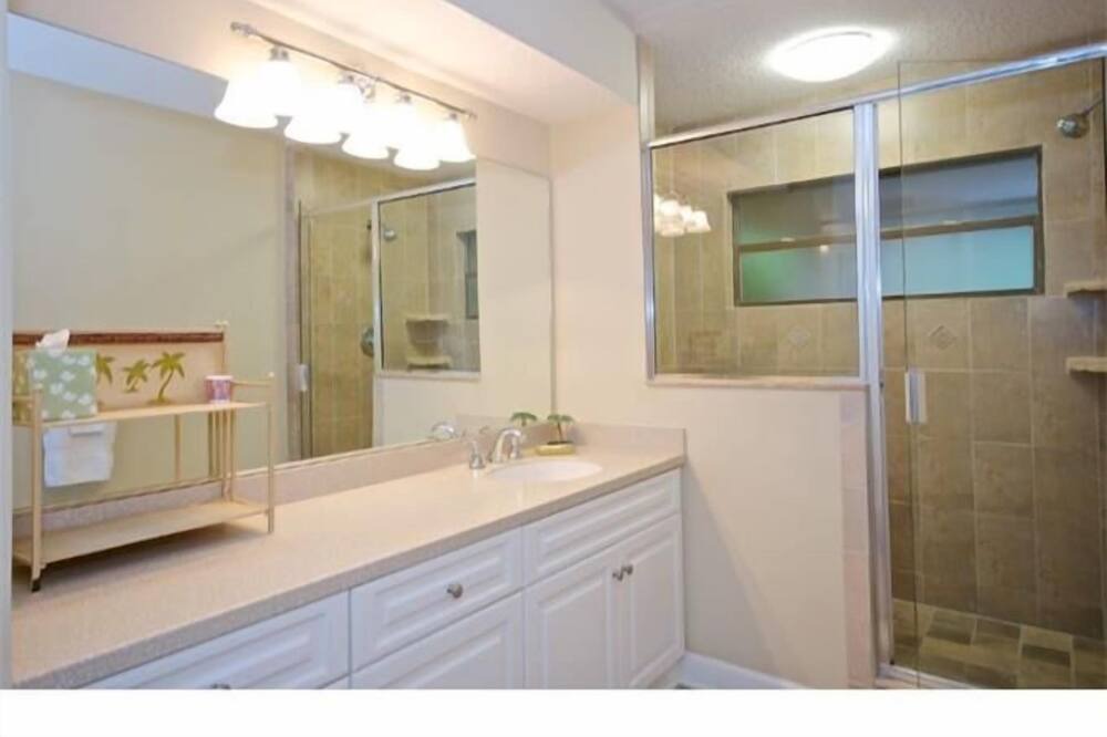 Photo of Bathroom in Amelia City