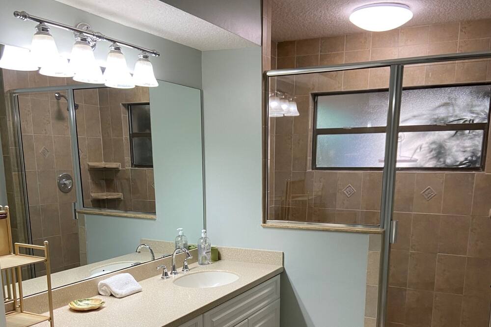 Photo of Bathroom in Amelia City