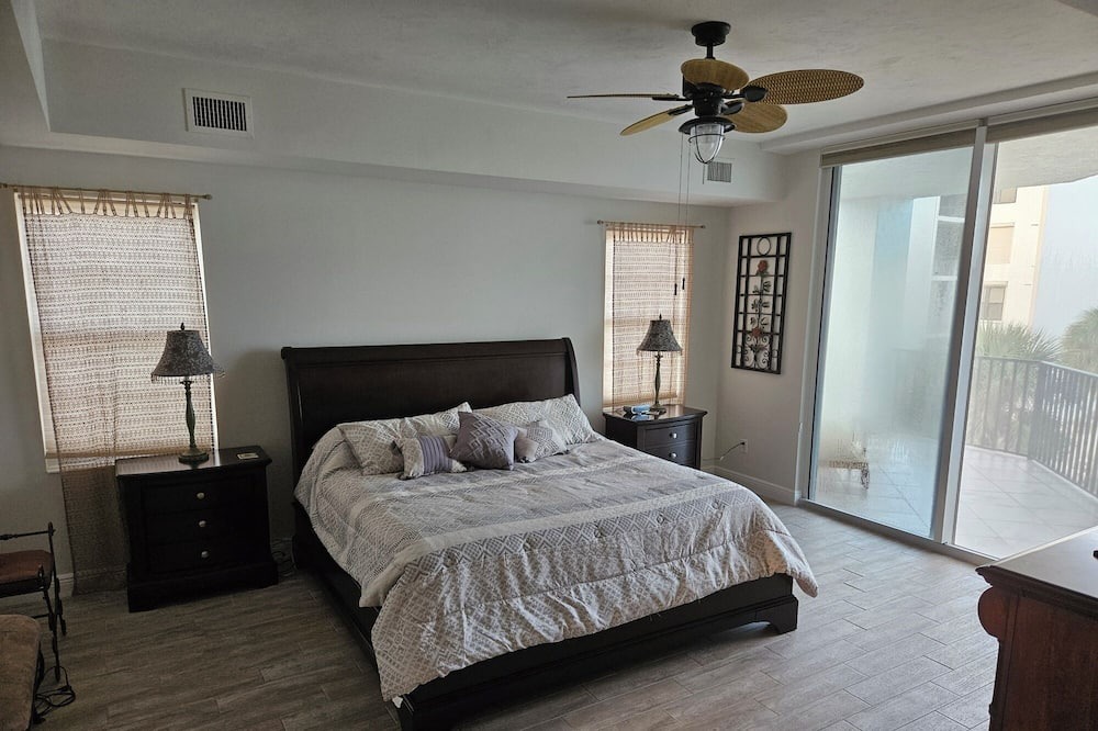 Photo of Bedroom in Isles of Capri