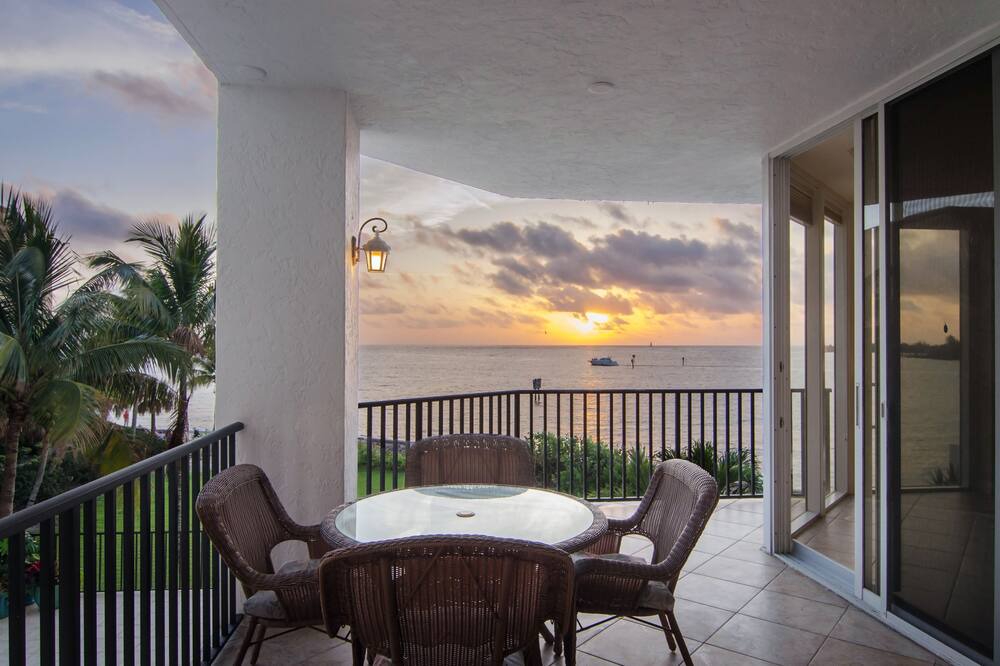 Photo of Patio Balcony in Isles of Capri