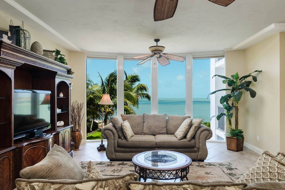 Photo of Bedroom in Isles of Capri
