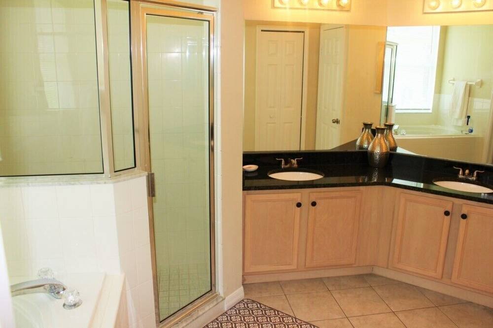 Photo of Bathroom in Florida Pines