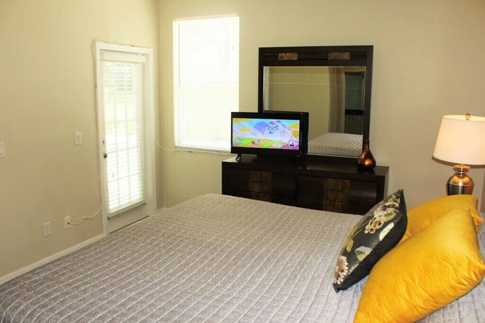 Photo of Bedroom in Florida Pines