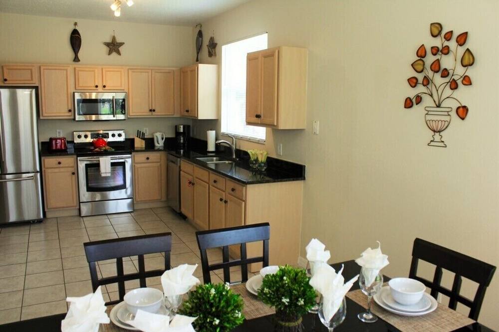 Photo of Kitchen in Florida Pines