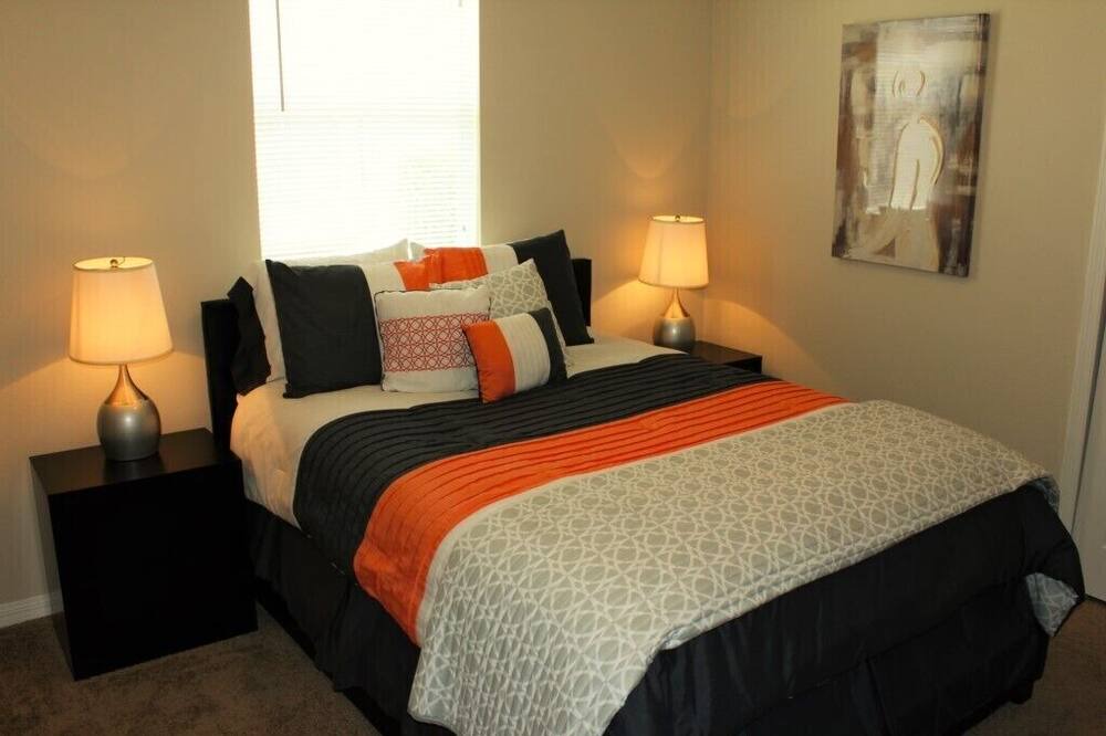 Photo of Bedroom in Florida Pines