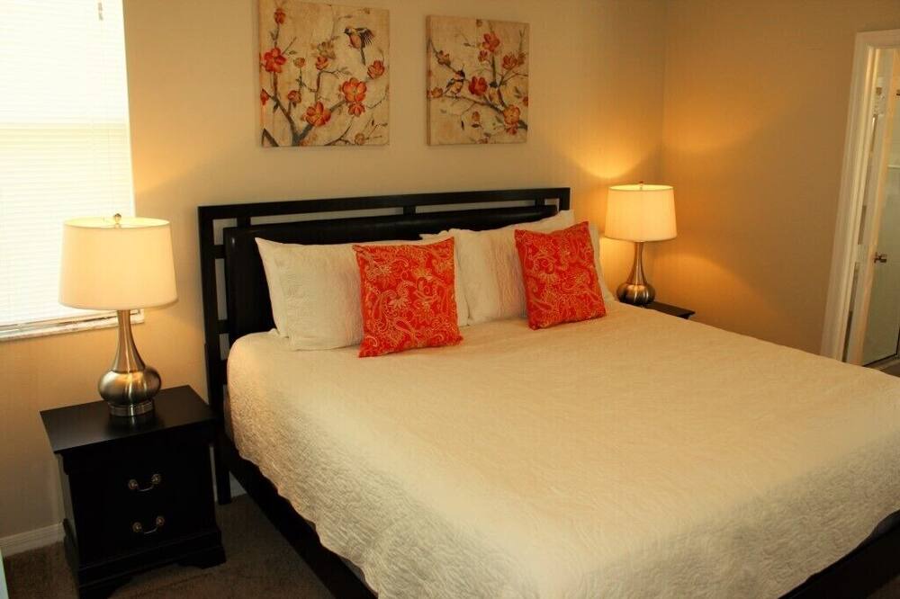 Photo of Bedroom in Florida Pines