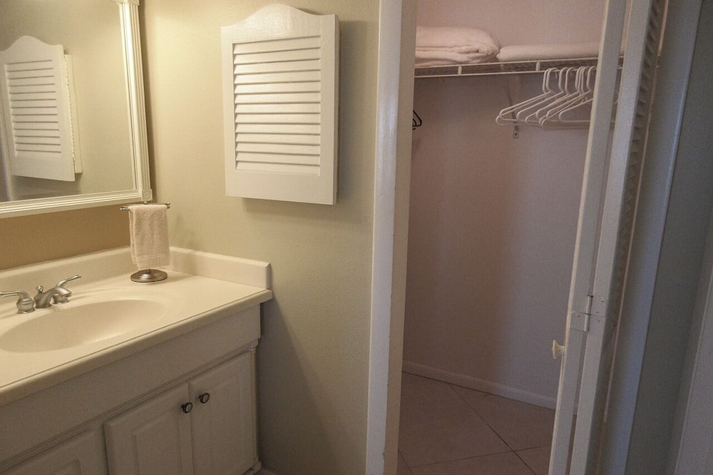 Photo of Bathroom in South Island