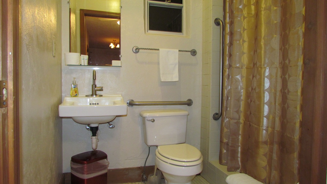 Photo of Bathroom in Cross Creek