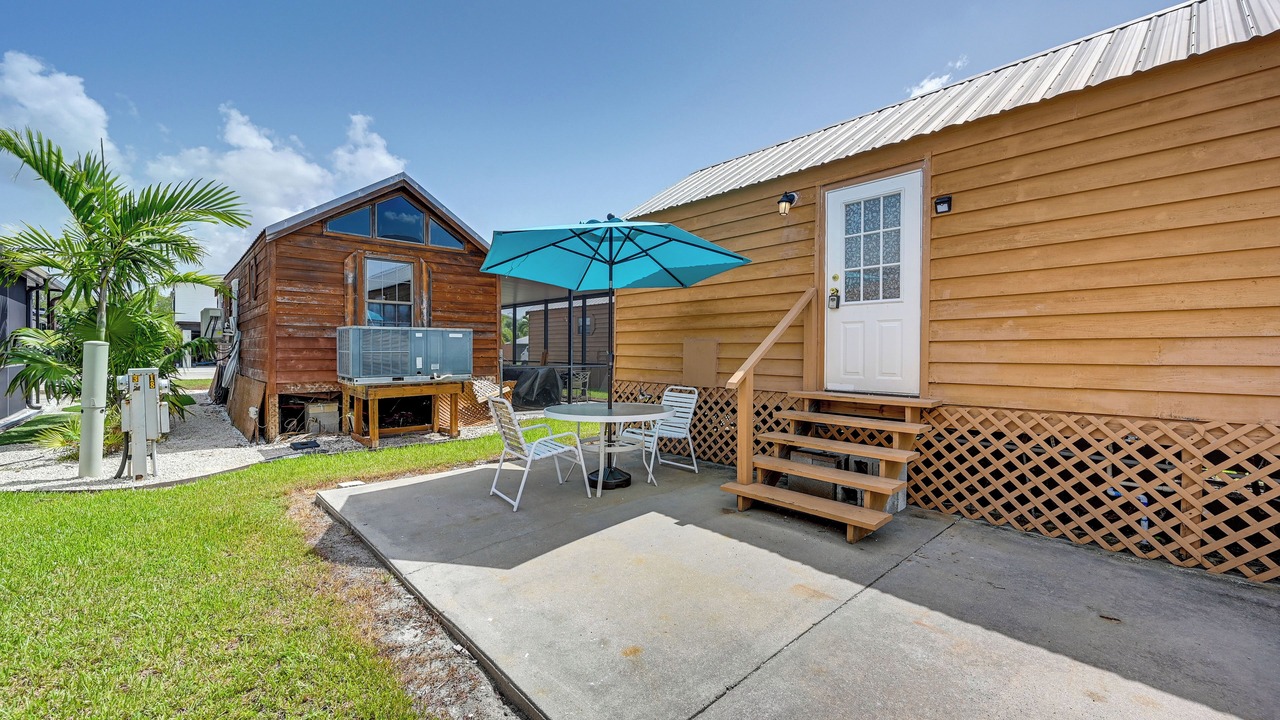 Photo of Buildings in Everglades City