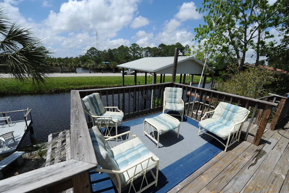 Photo of Patio Balcony in Suwannee