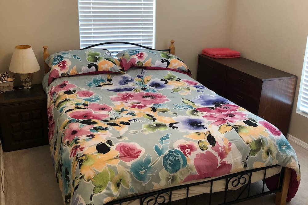 Photo of Bedroom in Suwannee