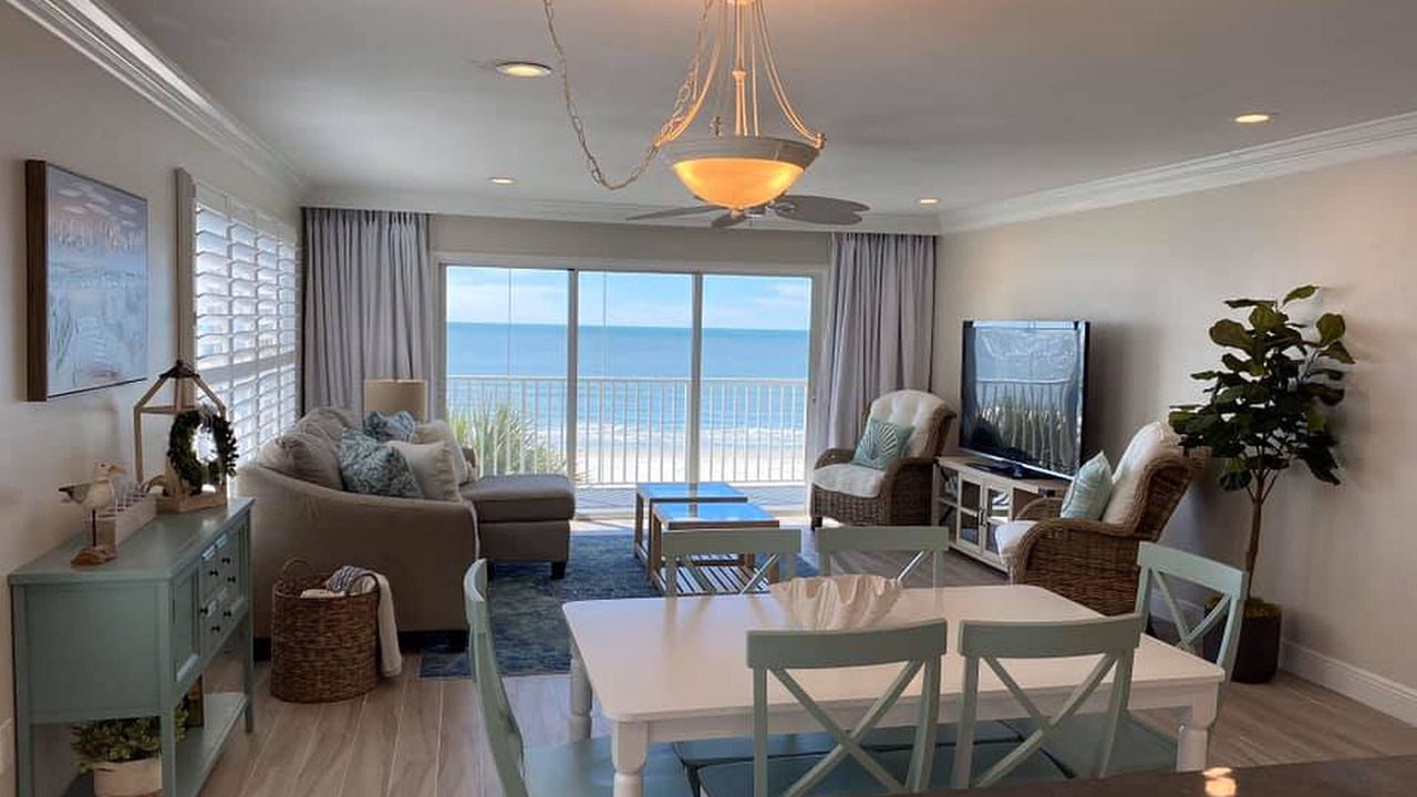 Photo of Livingroom in Redington Shores