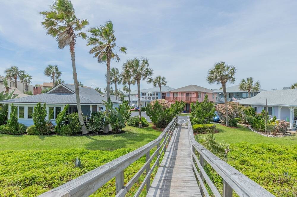 Photo of Others in Surfcrest Village