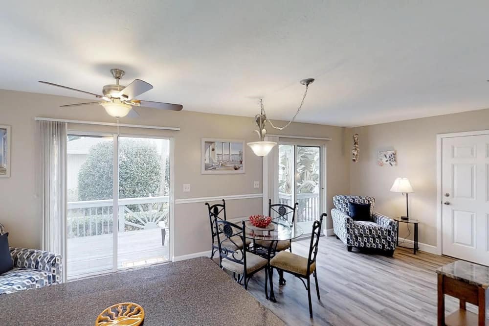 Photo of Kitchen in Surfcrest Village