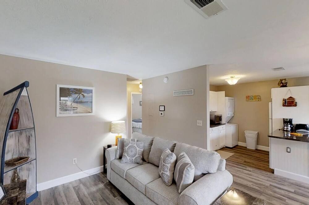 Photo of Others in Surfcrest Village