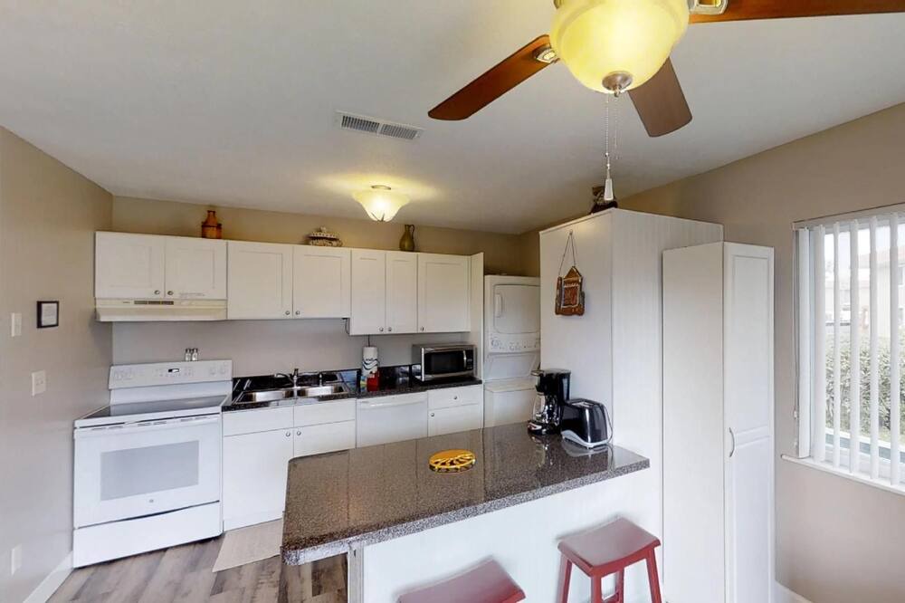 Photo of Kitchen in Surfcrest Village