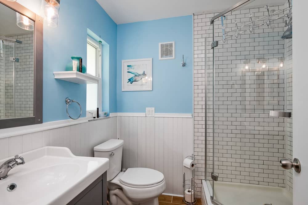 Photo of Bathroom in Yacht Club