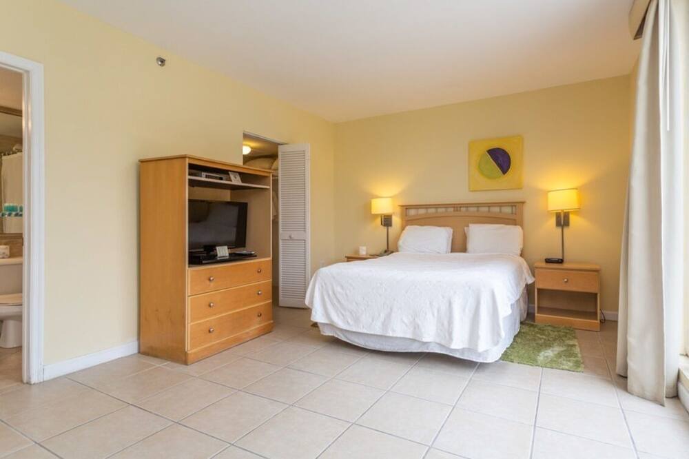 Photo of Bedroom in Coconut Grove
