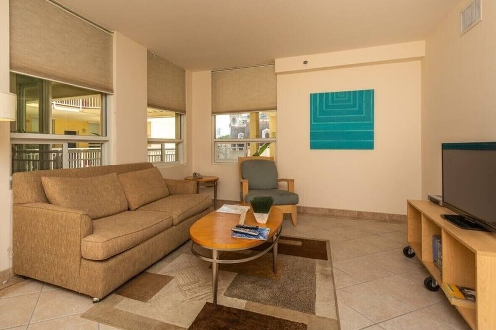 Photo of Livingroom in Coconut Grove
