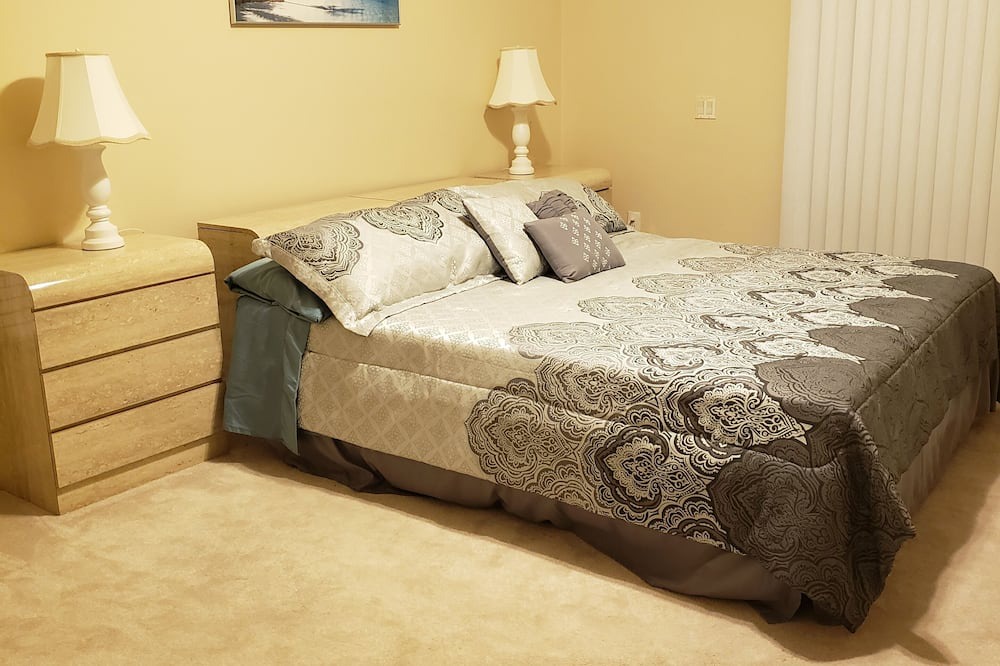 Photo of Bedroom in Meadow Pointe