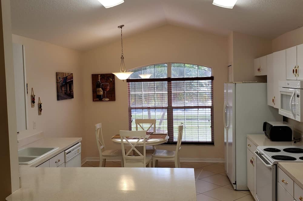 Photo of Kitchen in Meadow Pointe