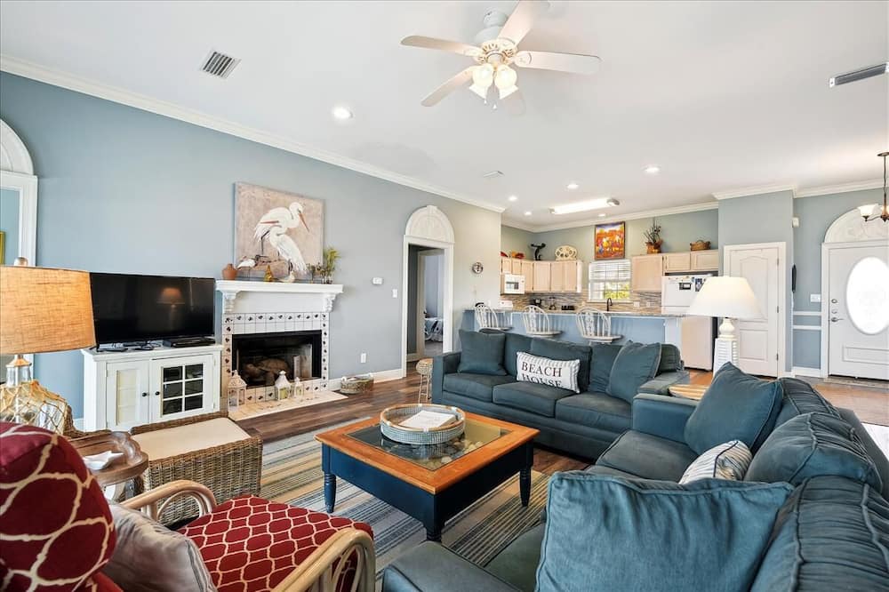 Photo of Livingroom in Sea Palm Village