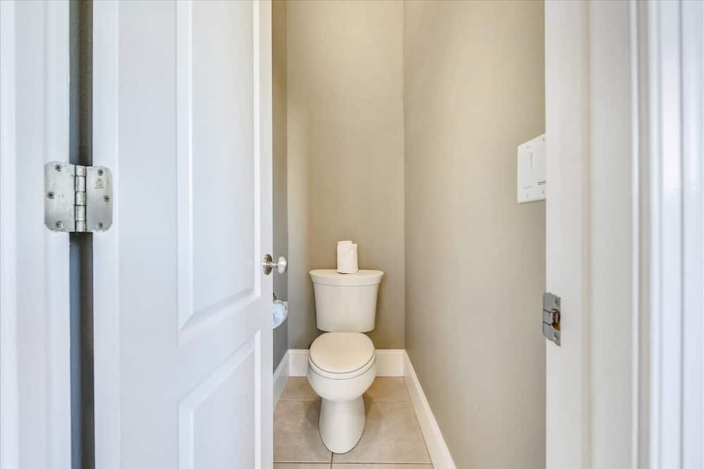 Photo of Bathroom in Plantation