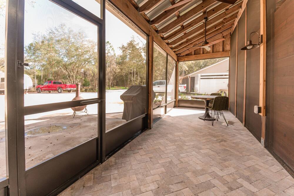 Photo of Patio Balcony in Bronson