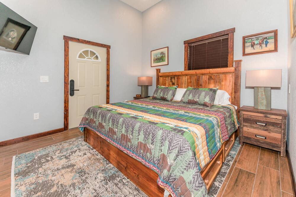 Photo of Bedroom in Bronson