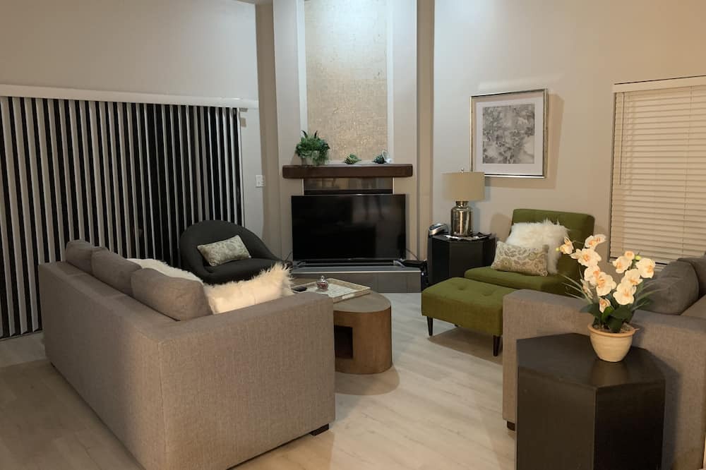 Photo of Livingroom in Safety Harbor