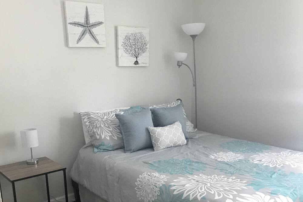 Photo of Bedroom in Kings Lake