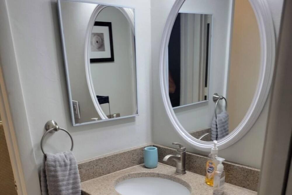 Photo of Bathroom in Kings Lake