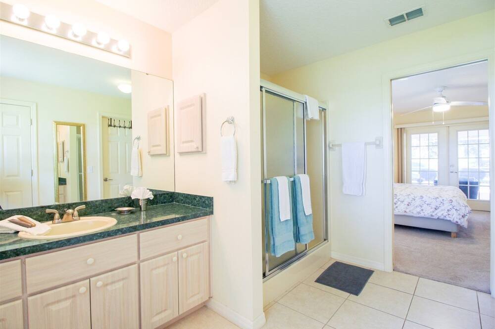 Photo of Bathroom in Hernando