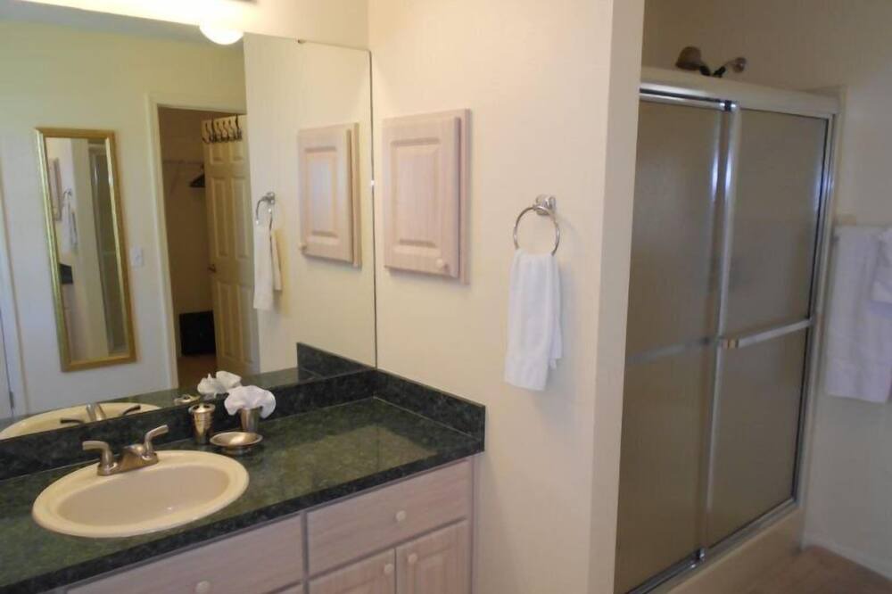 Photo of Bathroom in Hernando